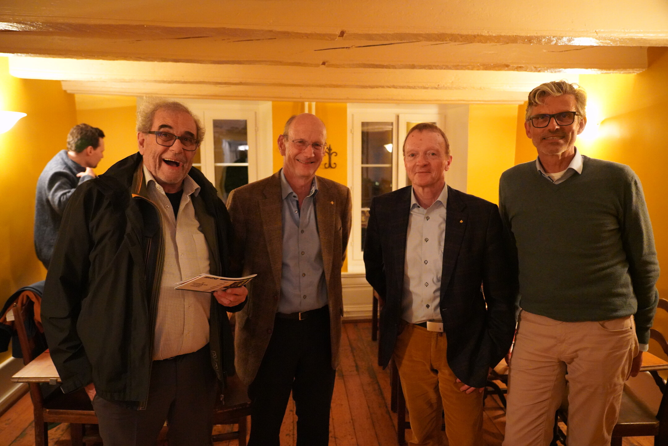 FuW-Weinreise 2022 Schweiz Tag 1 Foto 20 Peter, Jean-Claud Vaucher, Claude-Alain Mayo, Michael