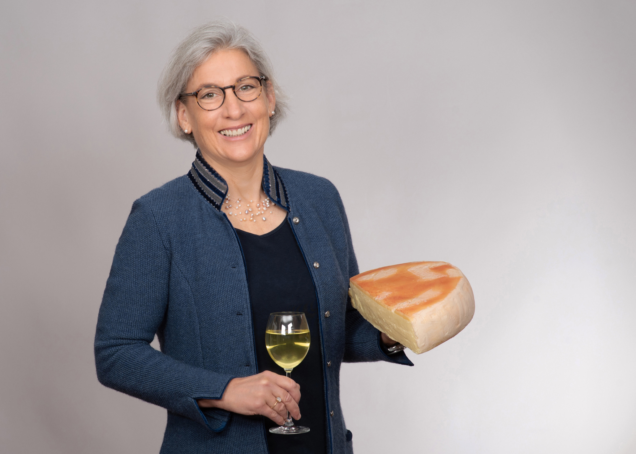Katrin Heuer – Diplom Käsesommelière und Weinreferentin