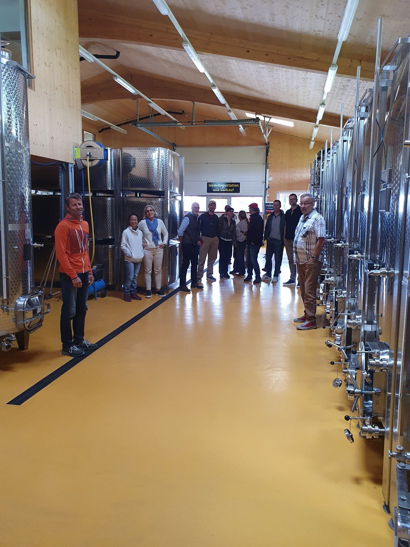 Reisebericht Tag 5 der FuW Wein-Fachstudienreise in die Schweiz 2022 Nr. 8 selbst der Beton ist BIO!